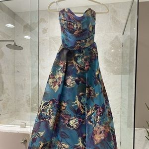 Marchesa high low gown. Perfect Condition